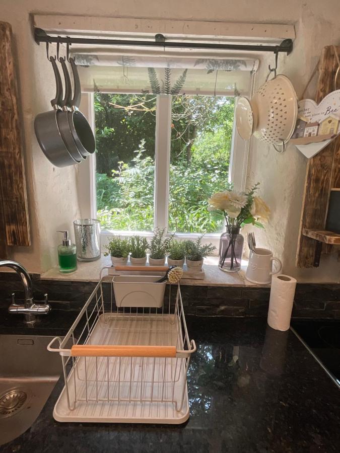 The Little Chapel Annexe Apartment เฮลสตัน ภายนอก รูปภาพ